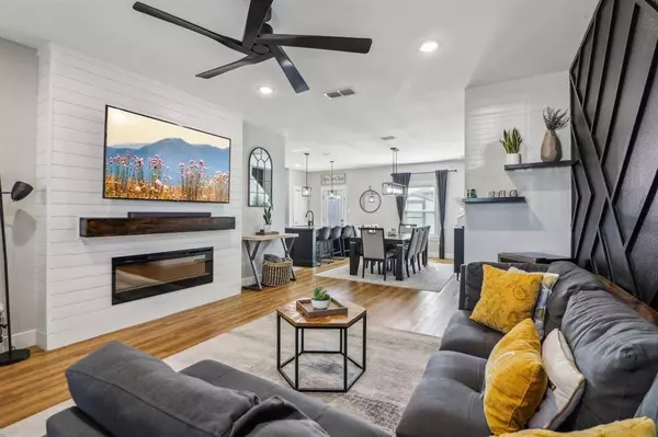 6165 River Pointe Drive, Fort Worth, TX 76114