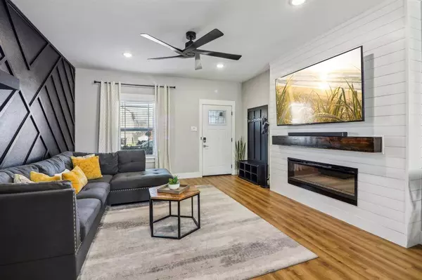 6165 River Pointe Drive, Fort Worth, TX 76114