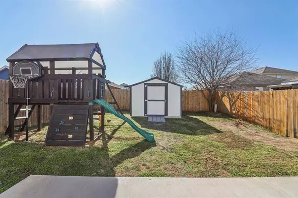 6165 River Pointe Drive, Fort Worth, TX 76114