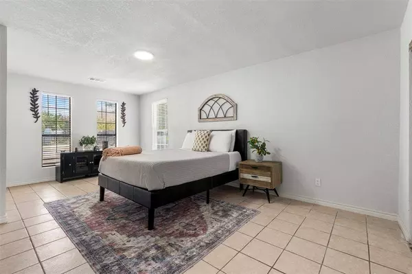 3107 Hale Avenue, Fort Worth, TX 76106