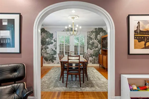 6926 Vivian Avenue, Dallas, TX 75223