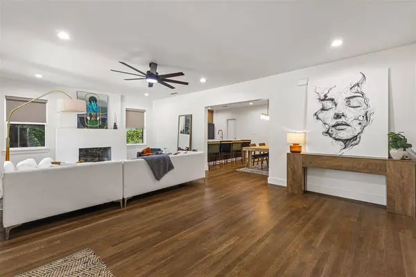 422 S Montreal Avenue, Dallas, TX 75208