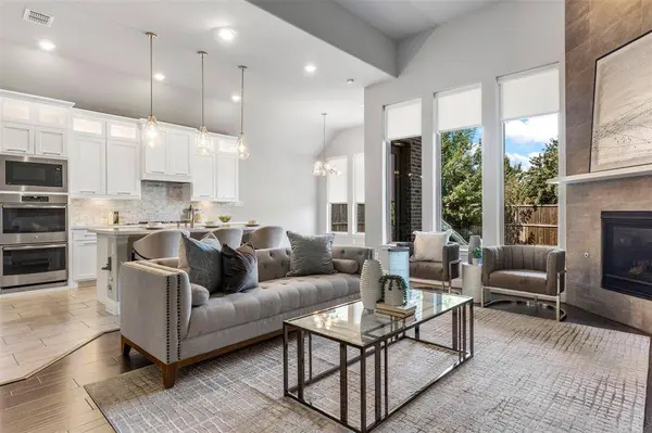 17643 Pinyon Lane, Dallas, TX 75252