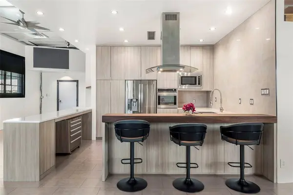 215 N Walton Street #9 & 11, Dallas, TX 75226