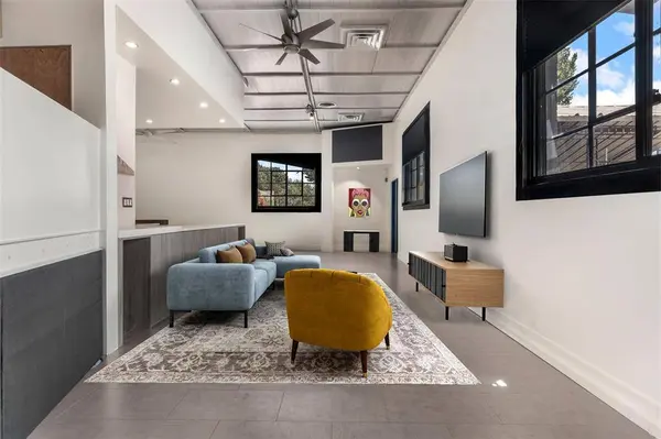 215 N Walton Street #9 & 11, Dallas, TX 75226