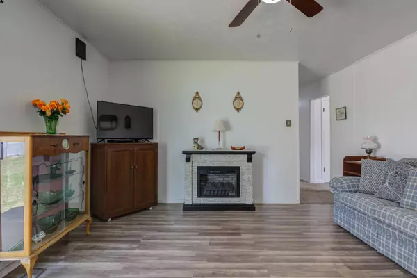 Ave L, Ralls, TX 79357