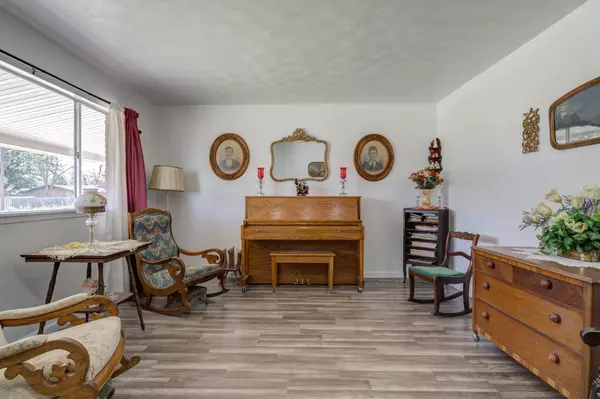 Ave L, Ralls, TX 79357