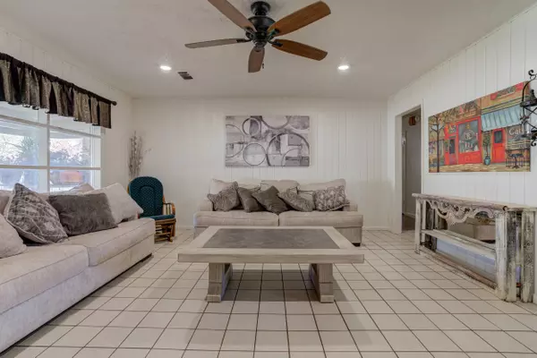 2120 53rd St, Lubbock, TX 79412