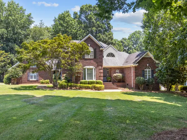 150 Pinnacle Shores DR, Mooresville, NC 28117