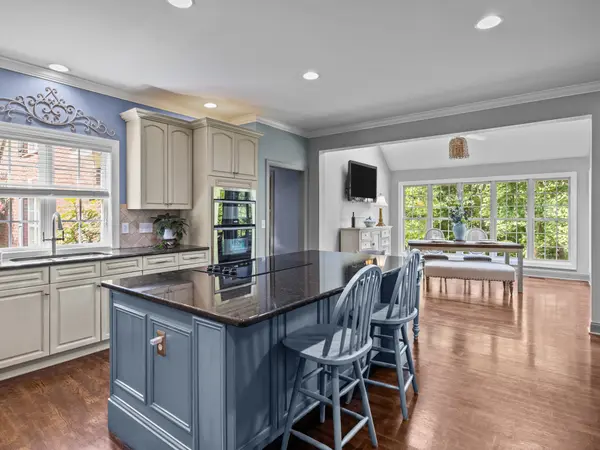 150 Pinnacle Shores DR, Mooresville, NC 28117