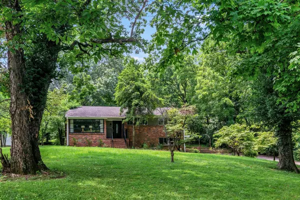 605 Burgundy Dr, Madison, TN 37115