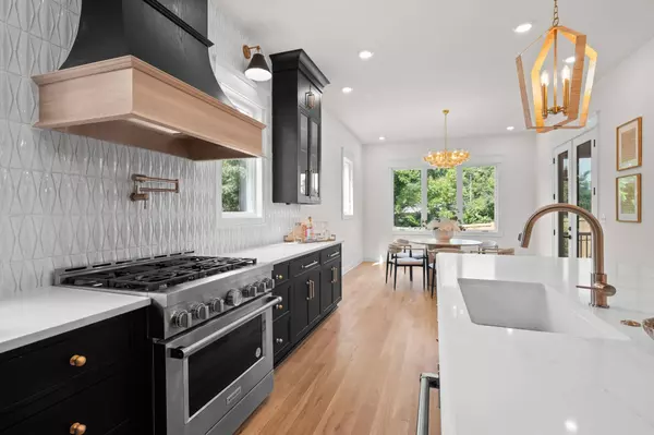 521 31st Ave #N, Nashville, TN 37209