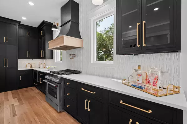 521 31st Ave #N, Nashville, TN 37209