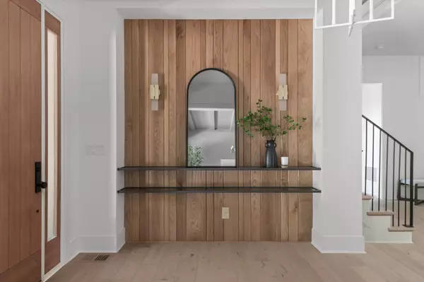 819 Evansdale Dr, Nashville, TN 37220