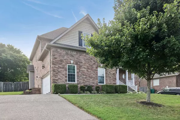 2180 Loudenslager Dr, Thompsons Station, TN 37179