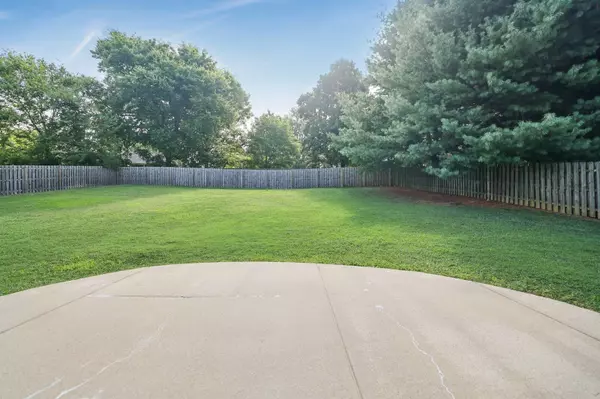 2180 Loudenslager Dr, Thompsons Station, TN 37179