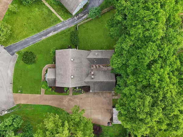 5720 Saint Charles Ct, Hermitage, TN 37076