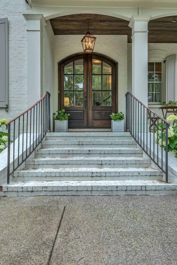 141 Lincoln Ct, Nashville, TN 37205