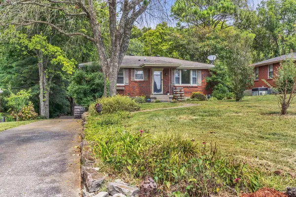 1240 Bell Grimes Ln, Nashville, TN 37207