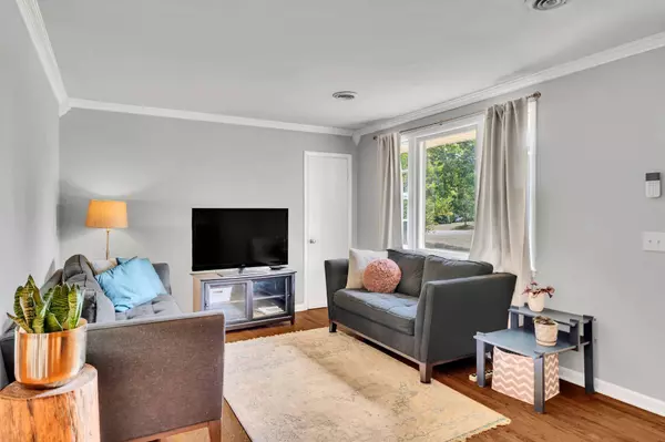 1240 Bell Grimes Ln, Nashville, TN 37207