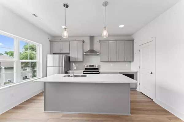 700 N DuPont Ave #228, Madison, TN 37115