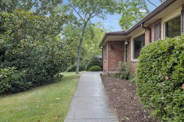 812 W Old Hickory Blvd, Madison, TN 37115