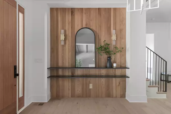 819 Evansdale Dr, Nashville, TN 37220