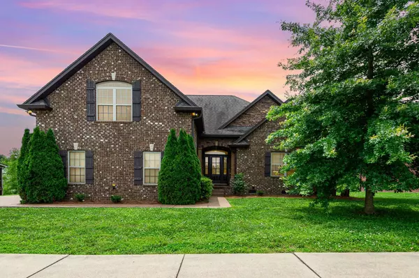 212 Hickory Pointe Dr, Lebanon, TN 37087