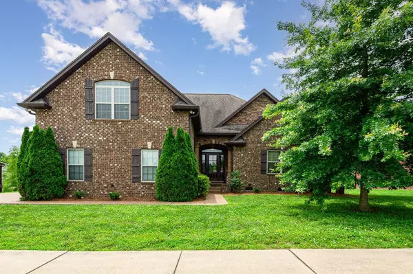 212 Hickory Pointe Dr, Lebanon, TN 37087
