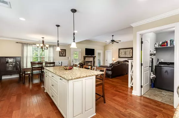 212 Hickory Pointe Dr, Lebanon, TN 37087