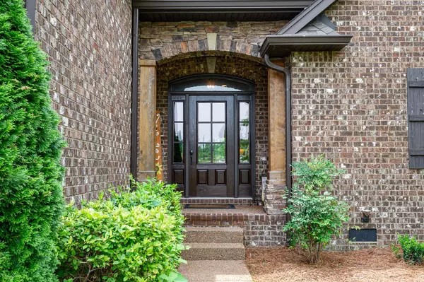 212 Hickory Pointe Dr, Lebanon, TN 37087