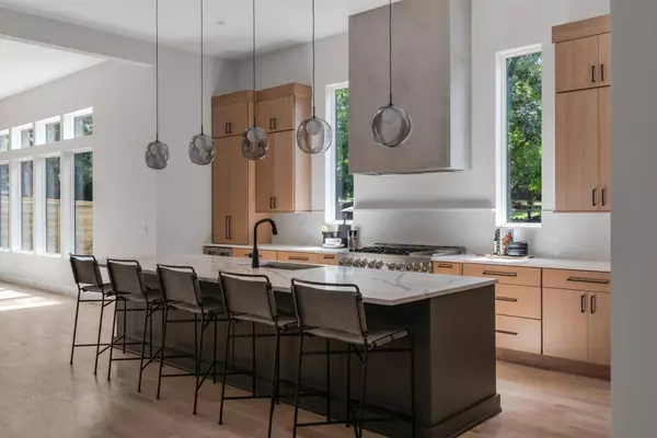 2046 Castleman Dr, Nashville, TN 37215