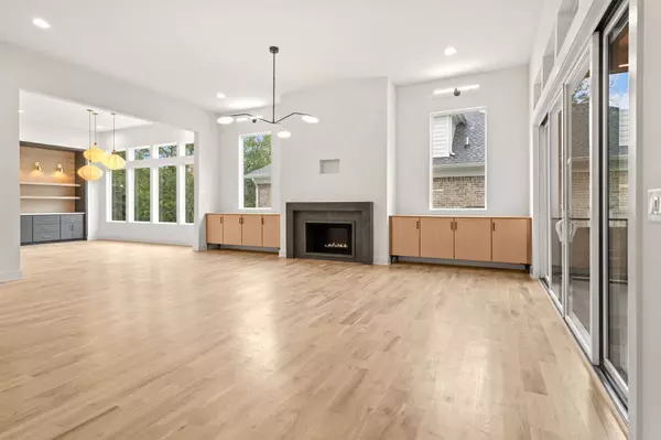 2048 Castleman Dr, Nashville, TN 37215