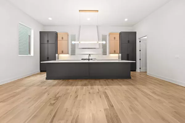 2048 Castleman Dr, Nashville, TN 37215