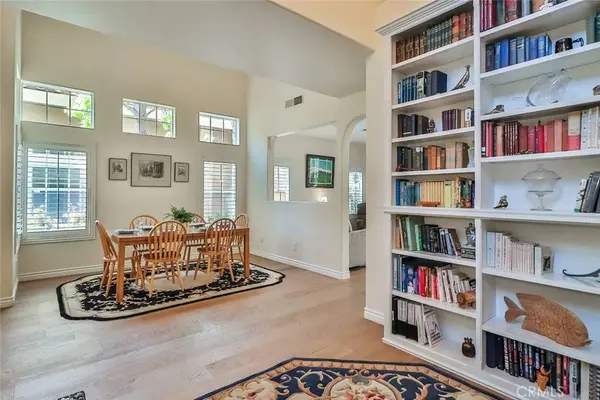 4917 Santo DR, Oak Park, CA 91377