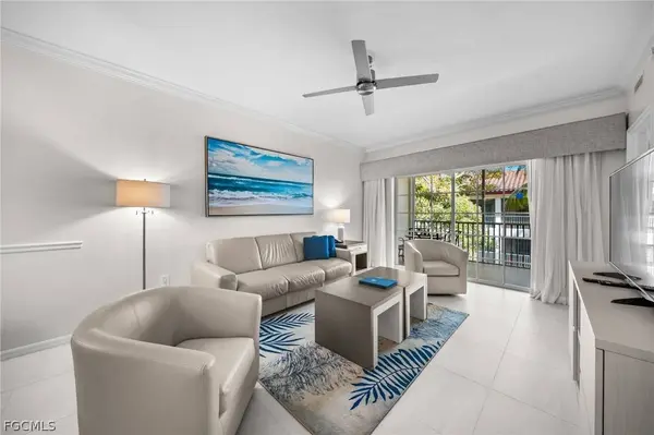 221 9th ST S #313, Naples, FL 34102