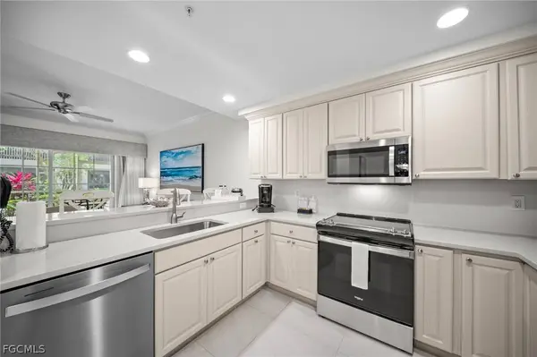 221 9th ST S #127, Naples, FL 34102