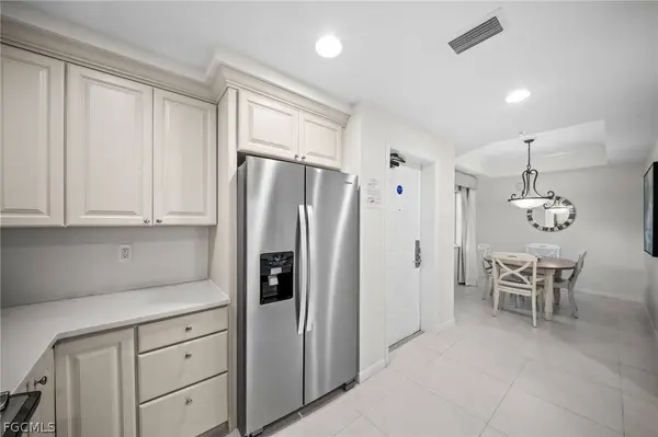 221 9th ST S #127, Naples, FL 34102
