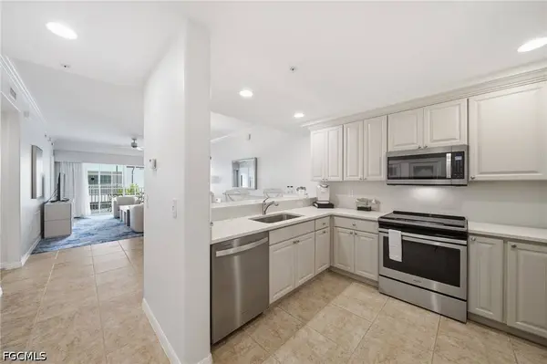 221 9th ST S #206, Naples, FL 34102