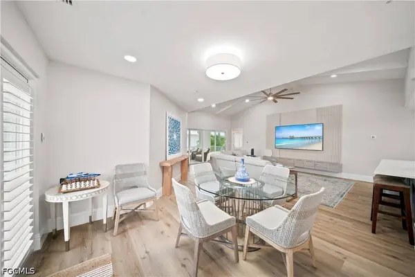 248 4th AVE S #D201, Naples, FL 34102