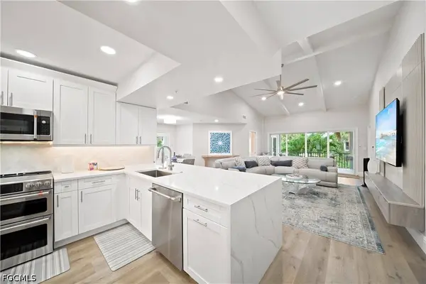 248 4th AVE S #D201, Naples, FL 34102