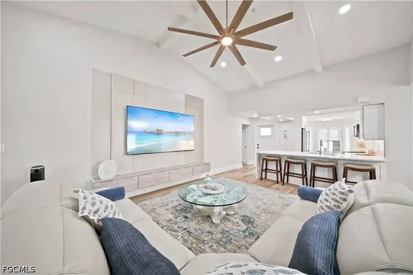 248 4th AVE S #D201, Naples, FL 34102