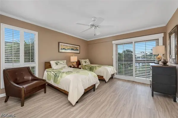 995 9th AVE S #6, Naples, FL 34102