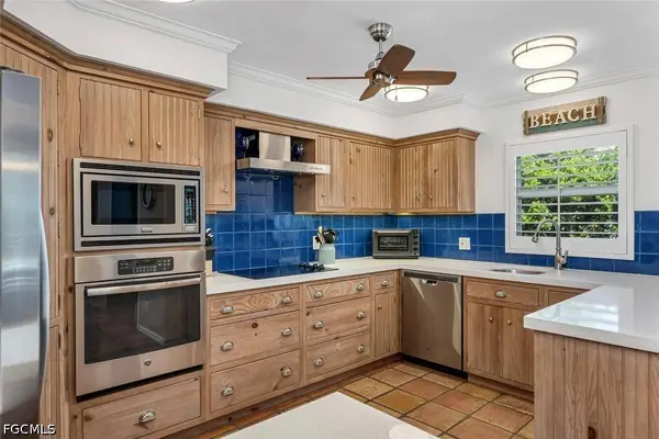 995 9th AVE S #6, Naples, FL 34102