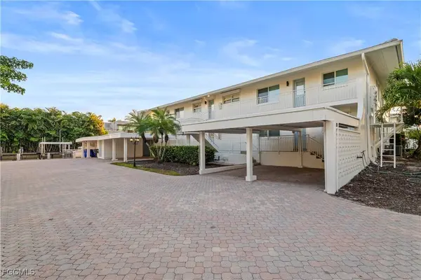 320 14th AVE S #320C, Naples, FL 34102
