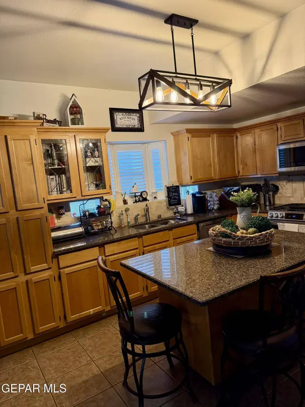 237 LAUREL SPRINGS CT, El Paso, TX 79932