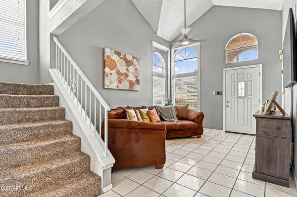 704 Medina ST, El Paso, TX 79905