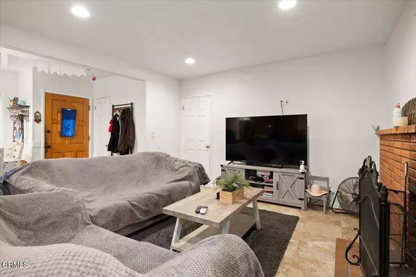 1307 Mariposa DR, Santa Paula, CA 93060