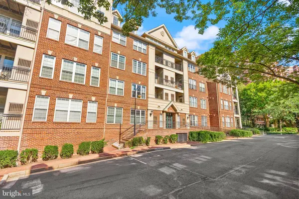 1321 N ADAMS CT #201, Arlington, VA 22201