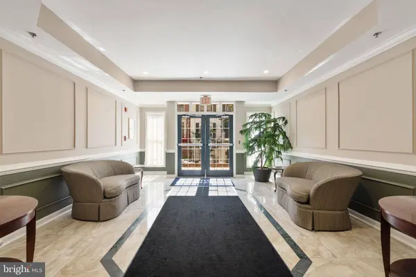 1321 N ADAMS CT #201, Arlington, VA 22201